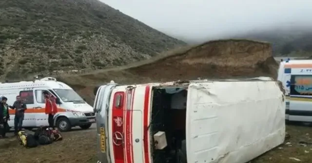 Përmbyset autobusi me alpinistë , 10 të vdekur dhe 8 të plagosur