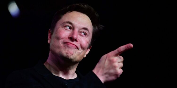 Një vampir dhe alien që udhëton në kohë? Shakaja e Elon Musk ‘trondit’ përdoruesit e rrjetit social X…