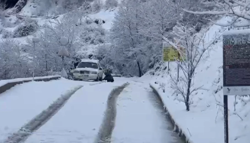 Dëbora zbardh Kukësin/ Probleme me qarkullimin në zonat e thella, disa fshatra pa energji elektrike