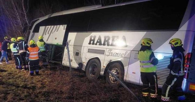 Autobusi me pasagjerë nga Kosova aksidentohet në Kroaci, përmbyset jashtë rrugës