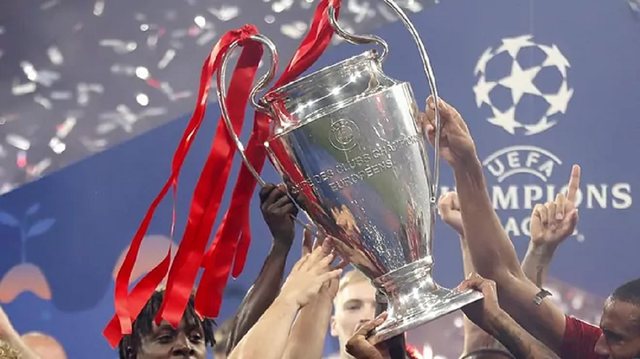 NDODHI DHE KJO/ Trofeu i Champions League vidhet gjatë festimeve të Sporting Lisbona