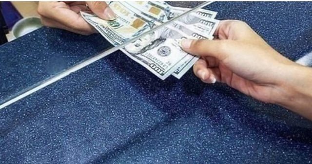 Dollari gropë, ja çpo ndodh me euron dhe monedhat e tjera