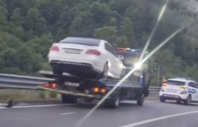 Aksident i rëndë në “Shkallën e Tujanit”, makina përplaset me motorin, vdesin dy të rinjtë