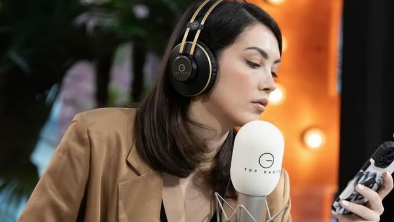 “Nuk ka asnjë vlerë për të përcjellë”/ Enxhi Nasufi e thotë troç emrin e moderatores që nuk do t’a shohë në ekran
