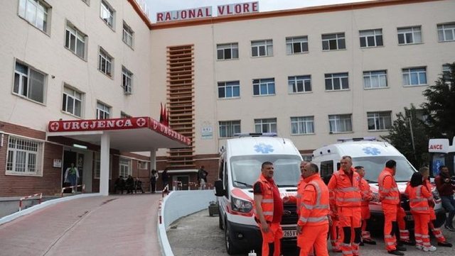 Sherr me thika mes dy të rinjve në Vlorë, plagoset 21-vjeçari! Detajet e para