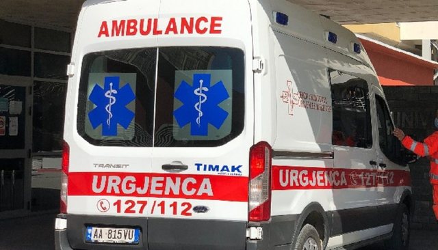 Rrëzohet nga biçikleta, humb jetën