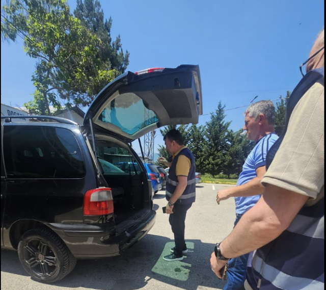 Ndalohet përkohësisht tregtimi i bagëtive të imta