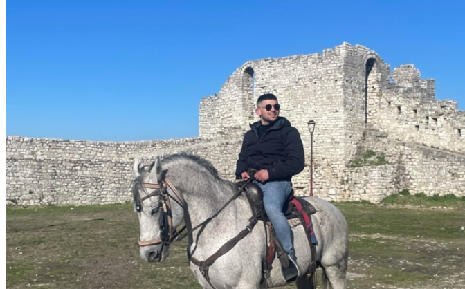 Ishte duke u larë dhe e rrëmbeu rrjedha e lumit Mat, ky është 22-vjeçari Klajdi Elezi
