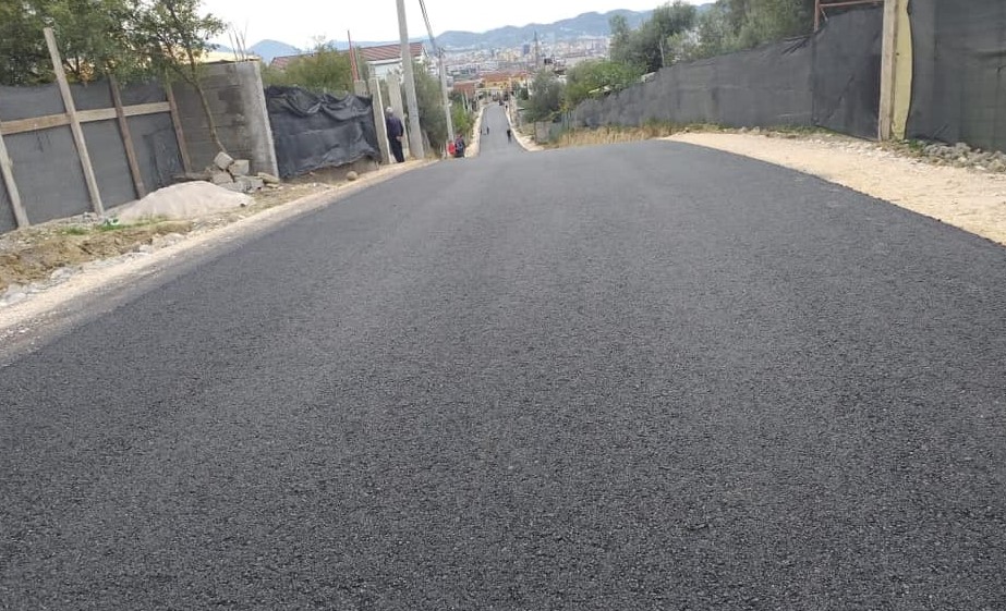 E rëndë, 39-vjeçari godet me makinë 5 këmbësorë dhe largohet nga vendi i ngjarjes