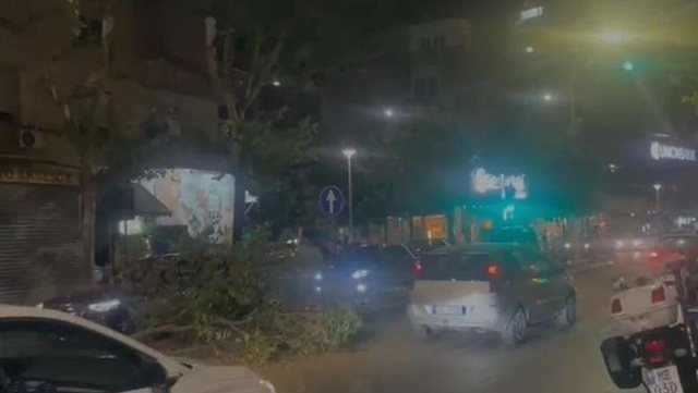 Bëri aksident në Tiranë dhe u largua, shoferi identifikohet nga një detaj që i ra në vendngjarje