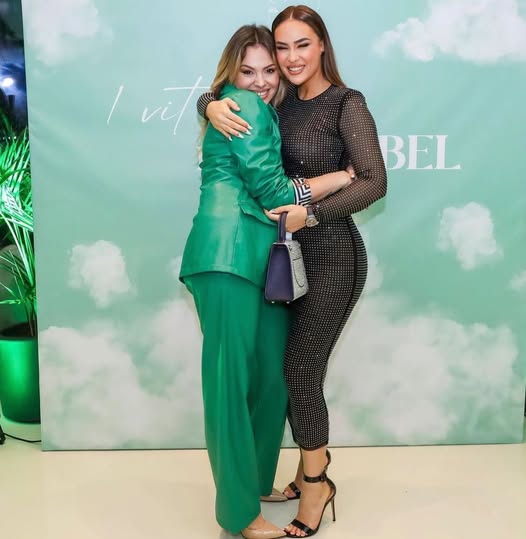 Pas divorcit nga Besi, Ana Kallaku rrëfehet për marrëdhënien me ish-kunatën e saj, Xhensila Myrtezaj! Moderatorja: Nuk kam..