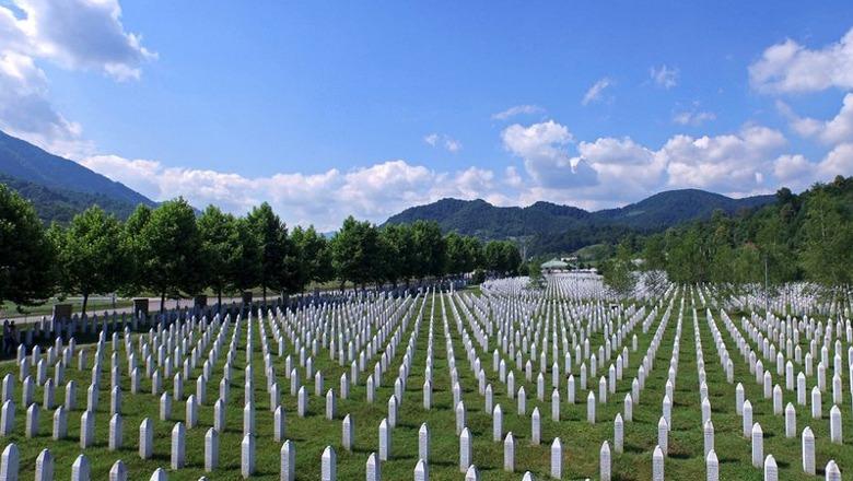 Sot 30 vjet nga masakra e Srebrenicës