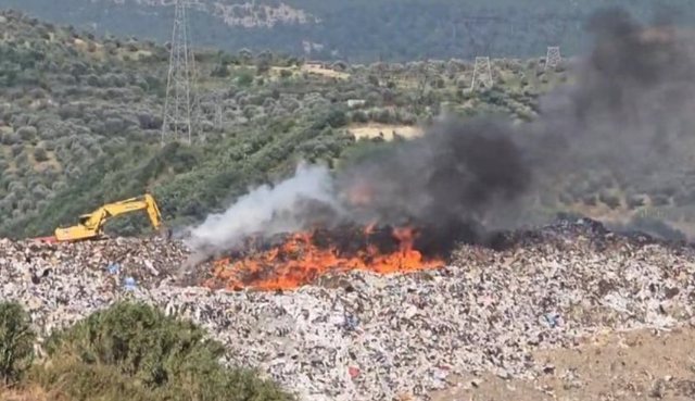 Landfilli i Elbasanit prej 6 ditësh në flakë, Berisha: Krim mjedisor! Qytetarët pësuan agresionin toksik më të madh