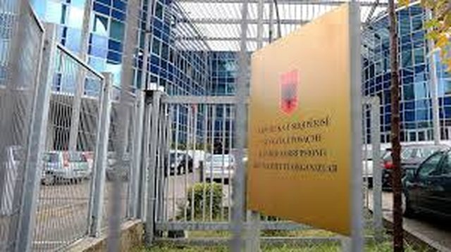 Aksioni i SPAK, arrestohen 4 vetë! Kapen ora të shtrenjta, bizhuteri dhe makina luksoze ( Emrat)