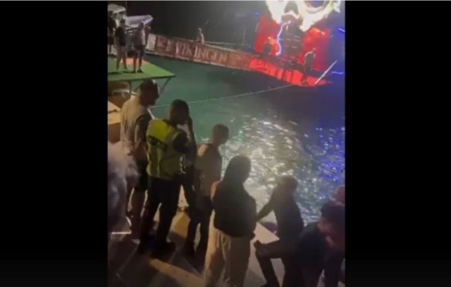 I riu zbret nga “Porsche” dhe futet në det, policia e pret me skaf për ta arrestuar në Sarandë