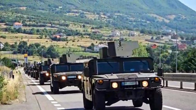 Ushtarë shqiptarë dhe austriakë dislokohen në Kosovë në kuadër të KFOR-it