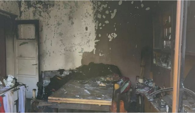 “A e ke vrarë ti?”- Gruaja u gjet e pajetë në banesën e djegur, shoqërohet në shtëpinë ku ndodhi krimi autori i dyshuar! Ja çfarë deklaron për mediat