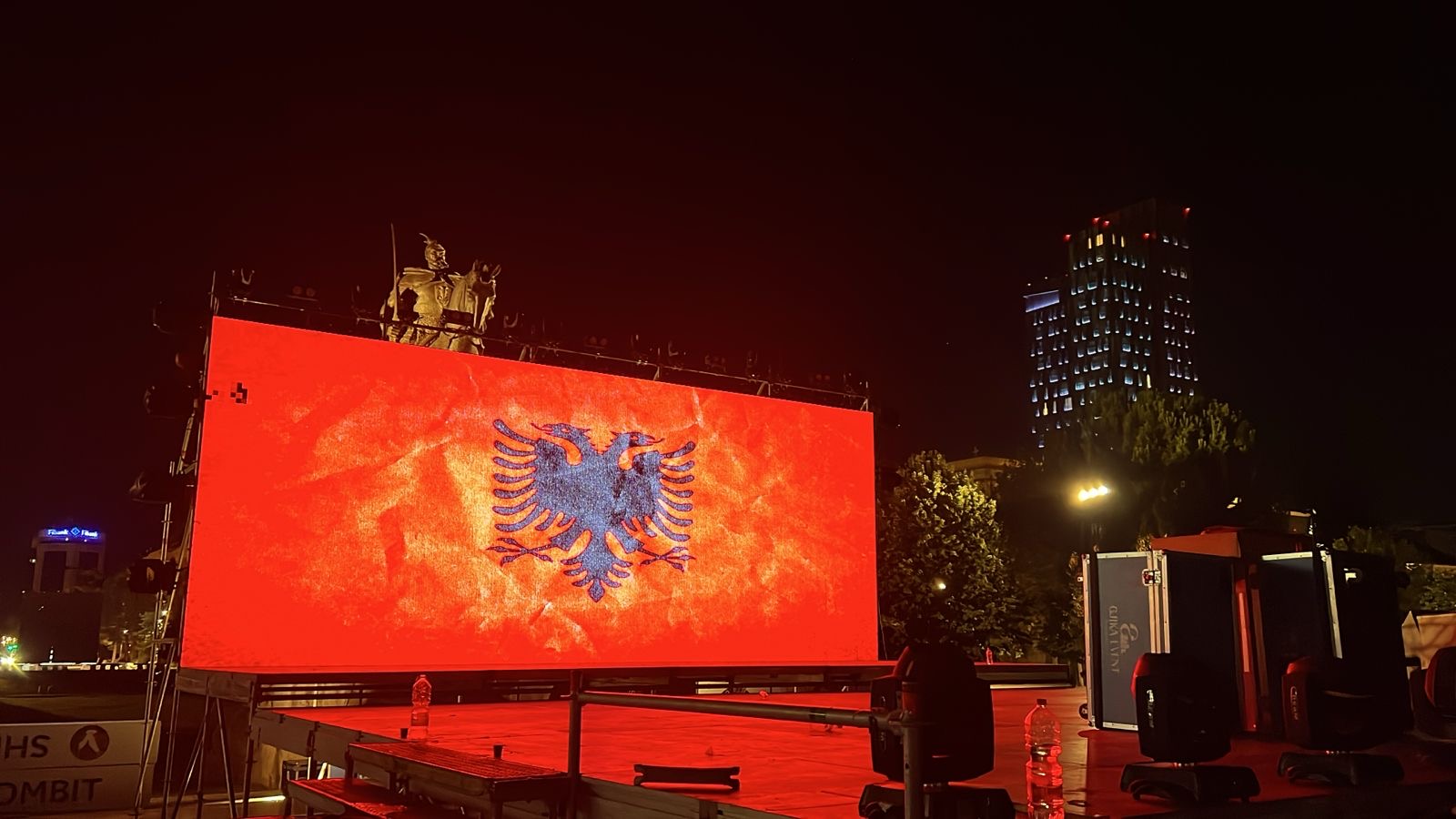 Një mbrëmje ndryshe për të gjithë ata që besojnë ende te Shqipëria”