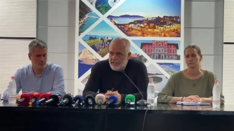“Këtu s’ka të majtë dhe të djathtë, ka parazitë ”, zbardhen diskutimet e Ramës gjatë takimit në Bashkinë e Vlorës