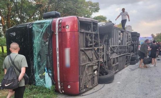 Aksident i rëndë në Ukrainë: Përmbyset autobusi, 1 i vdekur dhe 17 të plagosur