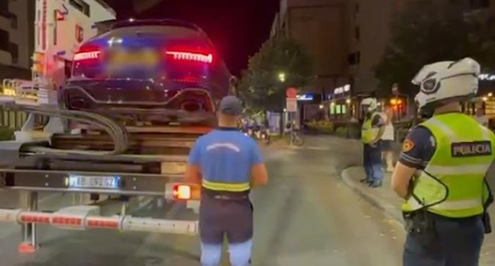 Arrestime, drogë dhe makina me karrotrec!/ Bilanci i Rrugores në Tiranë: 11 shoferë të ndaluar, 19 makina të bllokuara