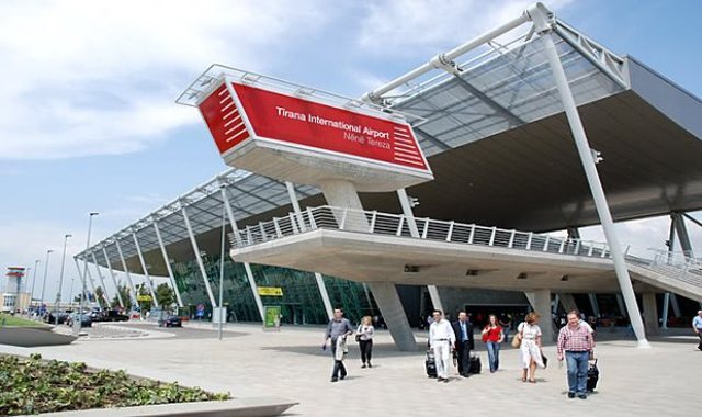 Protestat në Francë/ Aeroporti “Nënë Tereza” jep njoftimin e rëndësishëm; ja çfarë do të ndodhë me fluturimet