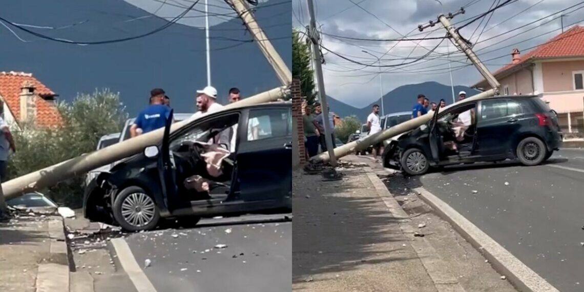 Aksident i rëndë në Paskuqan/ Makina përplaset me shtyllën elektrike, bllokohet një korsi