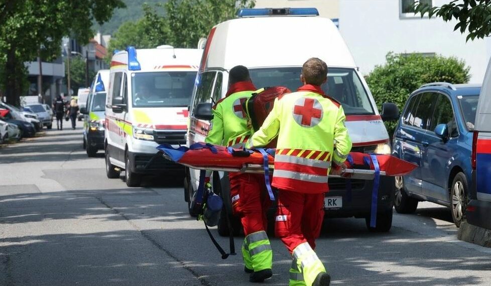 Ngjarje e rëndë/ Një burrë vret me armë një person, plagos një grua dhe më pas vetëvritet