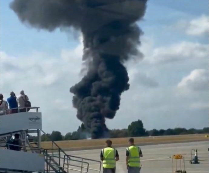 Alarm në aeroportin e Southend, rrëzohet një avion pak minuta pas ngritjes nga pista (Video)