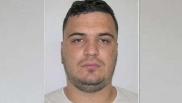 Emri/ Ja kush është modelja që hyri në burgun e Drenovës për takimin “Vip” me Laert Haxhiun! Çfarë ndodhi në godinën A
