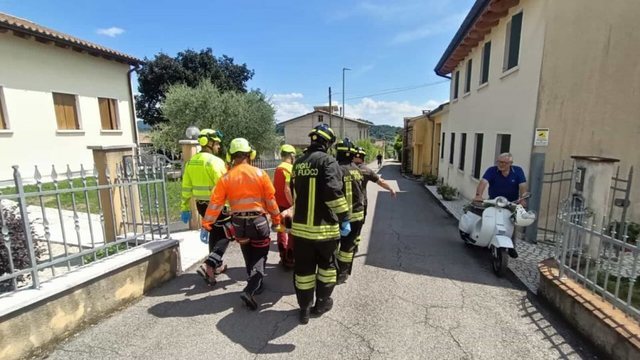 U aksidentua gjatë punës nga kamioni, plagoset rëndë 43-vjeçari shqiptar! Thyen legenin