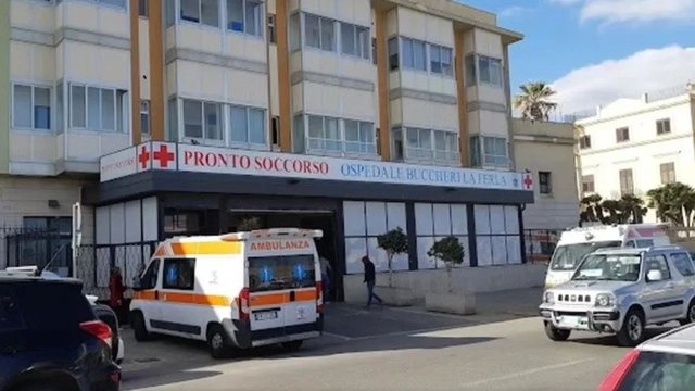 E rëndë në Itali/ 11-vjeçarja u gjet me rroba të lagura me benzinë dhe shenja dhune në qafë, ndërron jetë në spital