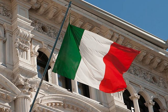 Itali/ Gjyshja kishte vde*ur 20 vite më parë, vajza dhe mbesa morën 400 mijë euro pension
