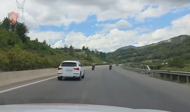 Ndjekje si nëpër filma, arrestohet i shumëkërkuari në autostradën Tiranë-Elbasan