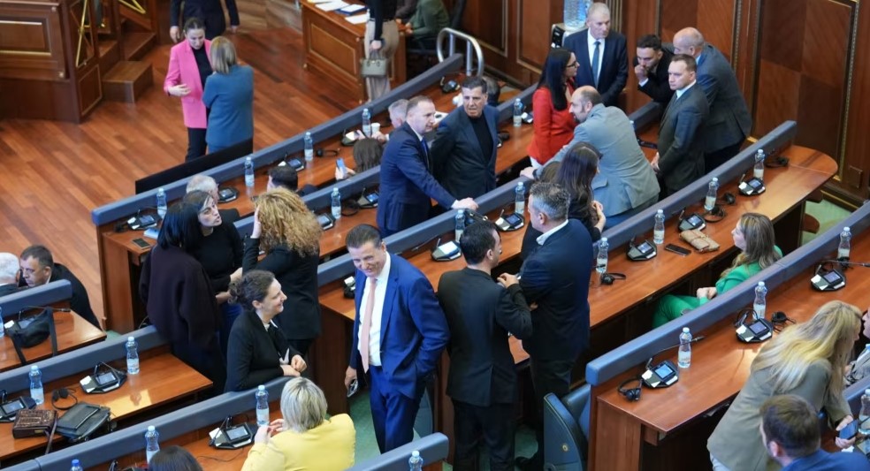 Ngërçi në Kuvendin e Kosovës! Parlamenti dështon sërish, nuk konstituohet! Nisma paralajmëron marrëveshje të mundshme