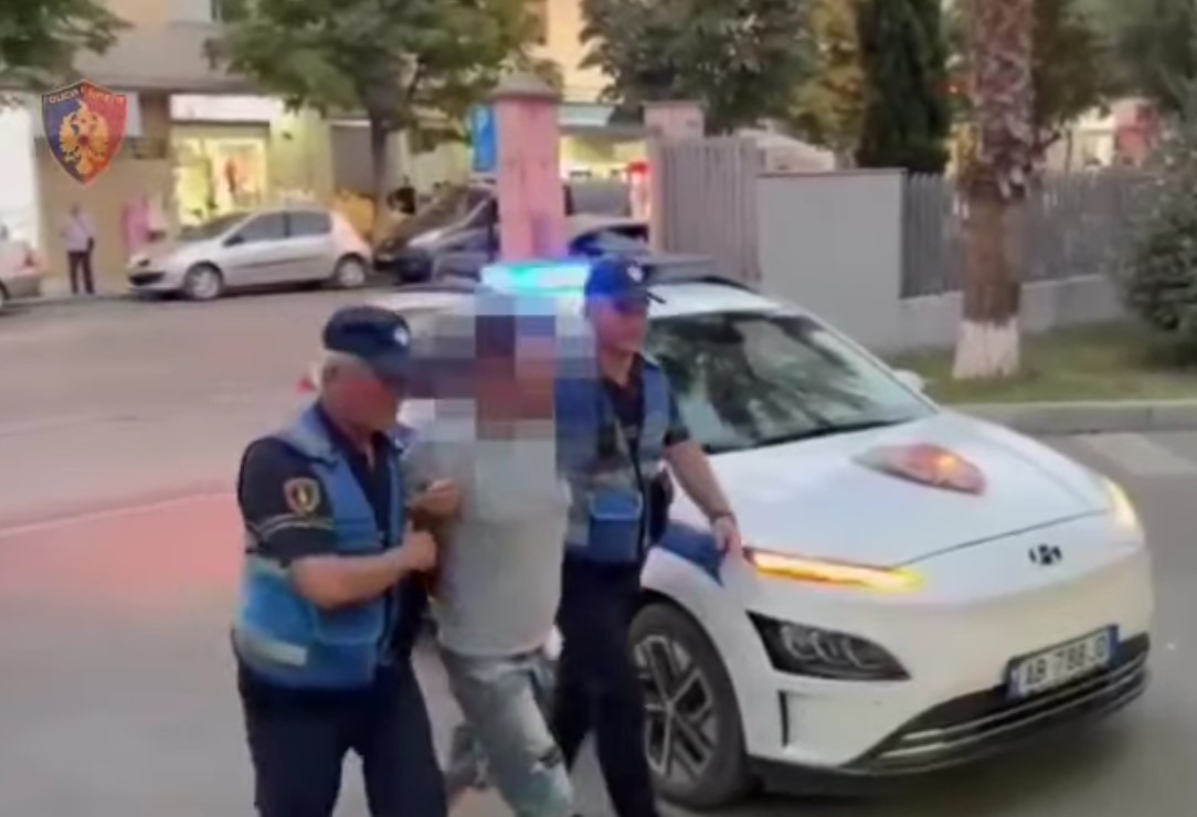 “Do të punësoj si kamariere”/ Arrestohet 46-vjeçari, shfrytëzonte për prostitucion në hotele të ndryshme një shtetase ruse! Fitonte deri në 300 euro për çdo klient