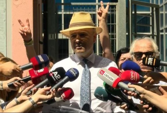 U lirua nga arresti shtëpiak, Jamarbër Malltezi: Procesi ndaj meje farsë politike! Më privuan lirinë 20 muaj, u hetova 5 breza