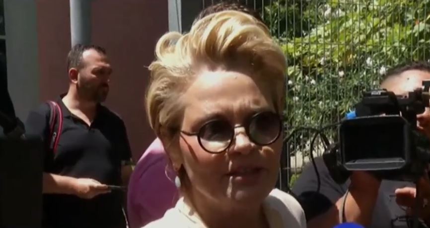 Lajmi i fundit/ Do të njihet me akuzat, Monika Kryemadhi paraqitet në SPAK