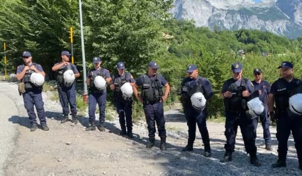Shembjet në Theth vazhdojnë/ Policia dhe fadromat në terren edhe sot
