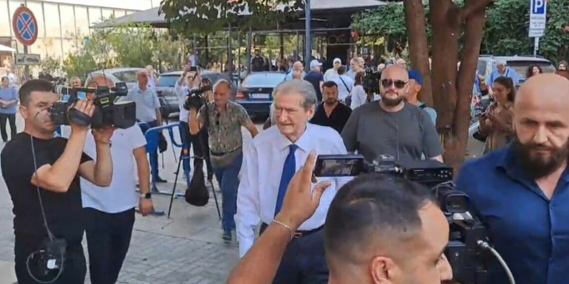 Berisha paraqitet në SPAK, zbulon letrën që i dorëzoi Altin Dumanit