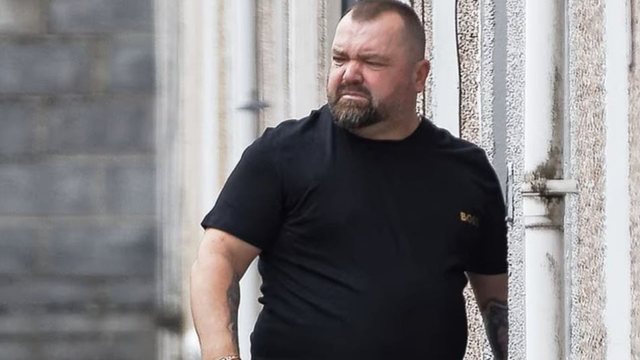 “Si u fut dy herë ilegalisht në Angli?!”, Daily Mail investigim për Edmond Kallmin, vrasësin nga Berati që vrau gruan me fëmijën 1 vjeç në dorë