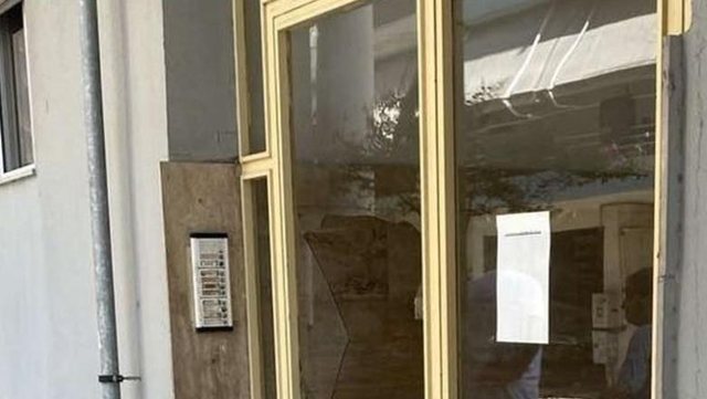 Detajet e krimit makabër në Greqi/ Djali 13-vjeçar tërhiqte Pandeli Nakolecin nga qafa, nëna vdiq në krahët e vajzës