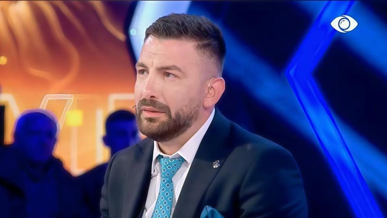 Këngëtari Kelly në sfidë me shëndetin, ish-banori i Big Brother Vip pëson paralizë faciale: Më ka prekur edhe kordat zanore