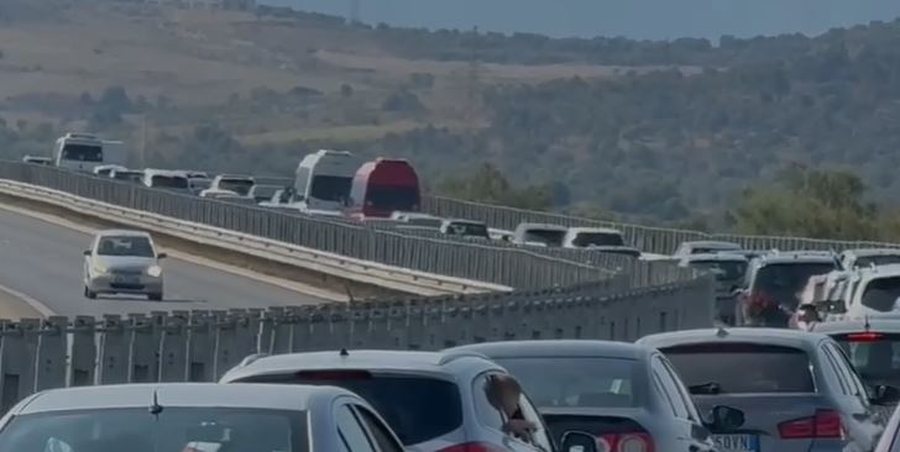 Aksident në autostradën Levan–Vlorë, përplasen disa automjete, paralizohet qarkullimi