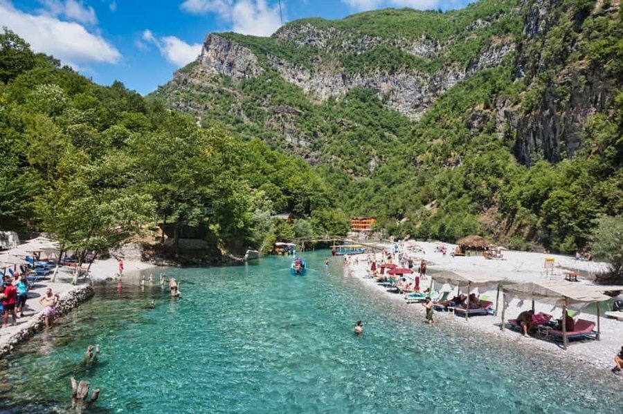 “Tajlanda e Evropës” ndodhet në Shqipëri”, Lumi i Shalës mahnit vizitorët britanik