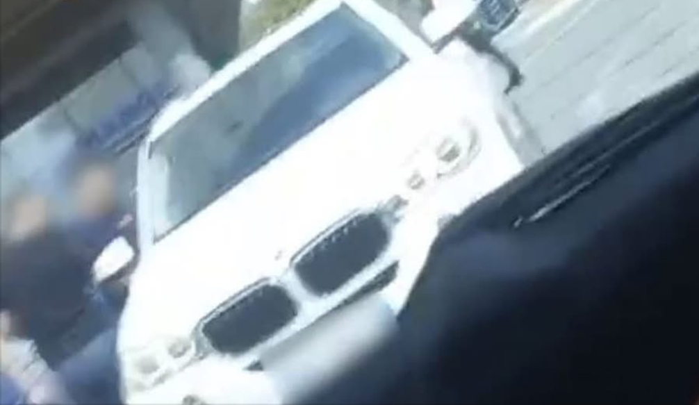 Kapet me pistoletë me vete 32-vjeçari në Tiranë (Video)