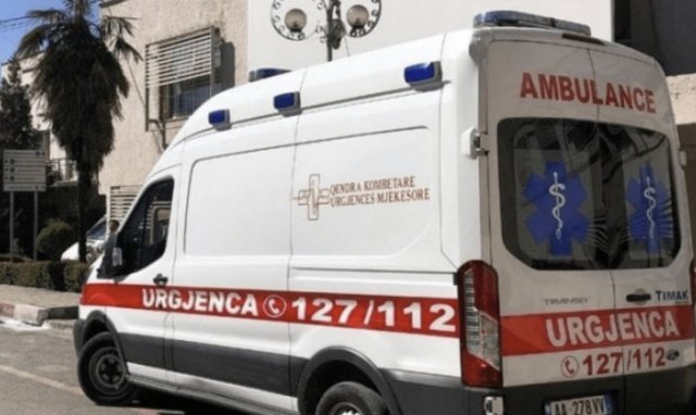 Zbardhet emri i 28-vjeçarit të plagosur në Hamallaj, në gjendje të rëndë për jetën! Reagon policia