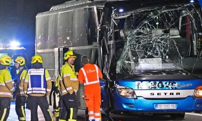Autobusi me pasagjerë nga Kosova përplaset me kamionin në Gjermani, raportohet për 30 të lënduar