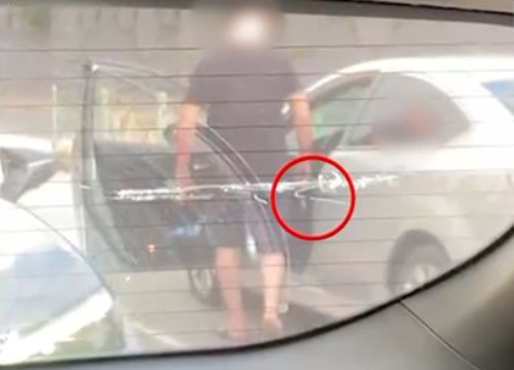 Shofer i armatosur në rrugët e Kryeqytetit/ Kërcënoi qytetarët me pistoletë, i riu arrestohet nga policia