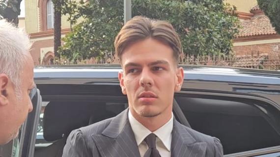 Nga negociatat e para me Milanin te idhulli i tij dhe Alegri, prezantohet Jashari: Ëndrra ime është bërë realitet, ja çfarë më tha Igli Tare